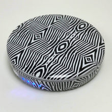 Load image into Gallery viewer, swatch-Zebra BW
